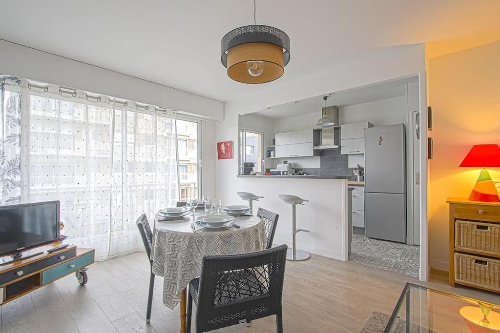 Appt Agreable Avec Balcon Au Sud-Ouest De Caen Apartment Ngoại thất bức ảnh